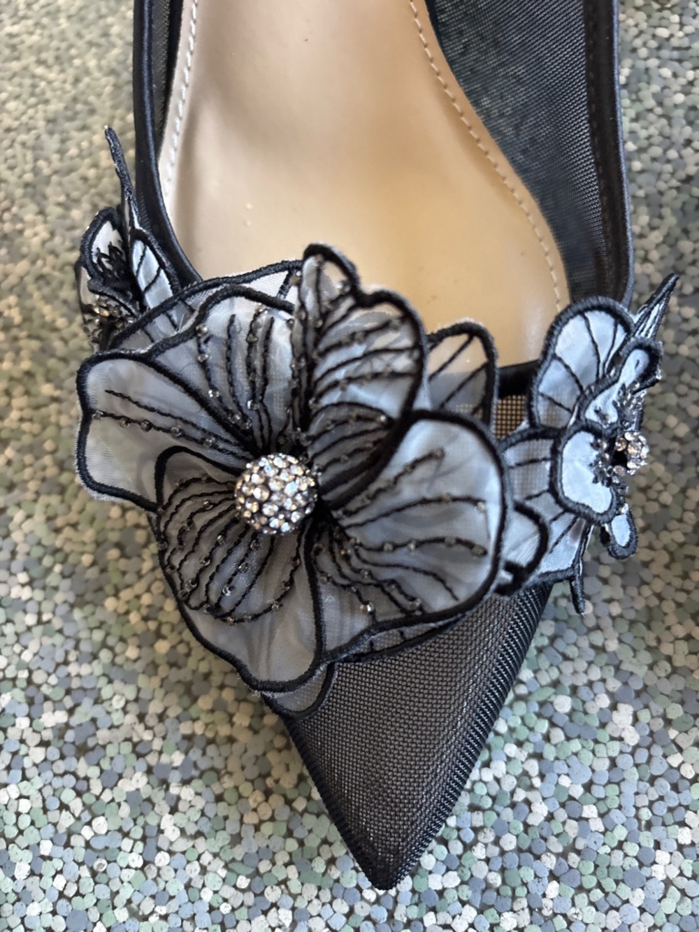 Betsy Johnson Floral Mesh Heels Size 9.5. Like New - Picture 4 of 8